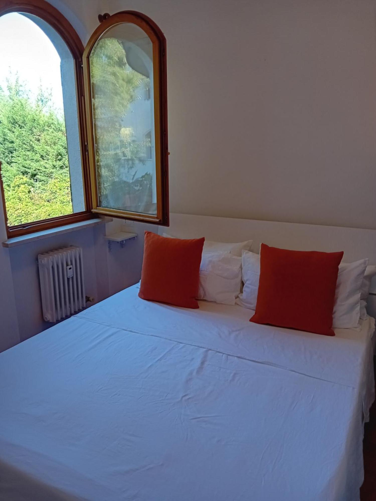 Il Glicine Sul Garda Appartamento Turistico Peschiera del Garda Exterior photo