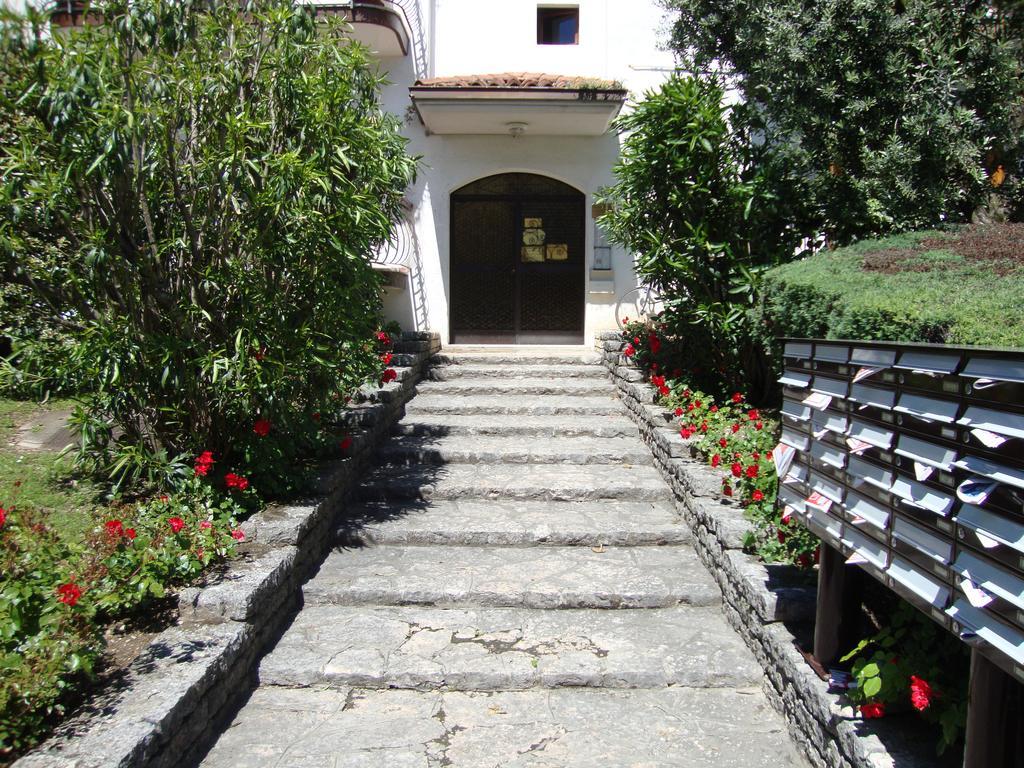 Il Glicine Sul Garda Appartamento Turistico Peschiera del Garda Exterior photo